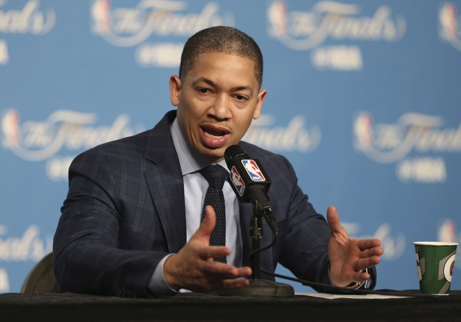 骑士队主教练强调团队合作重要性 骑士队主教练强调团队合作重要性