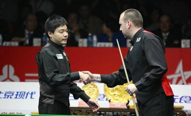 开云体育-强强对话，场上技术较劲激烈，谁能夺得胜利？