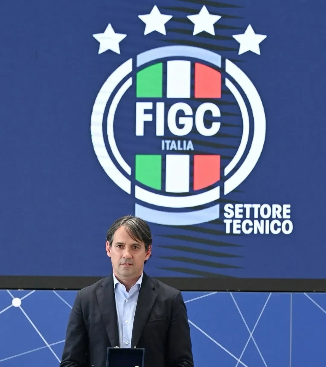 强强对话,场上技术较劲激烈,谁能夺得胜利? 强强对话,场上技术较劲激烈,谁能夺得胜利?