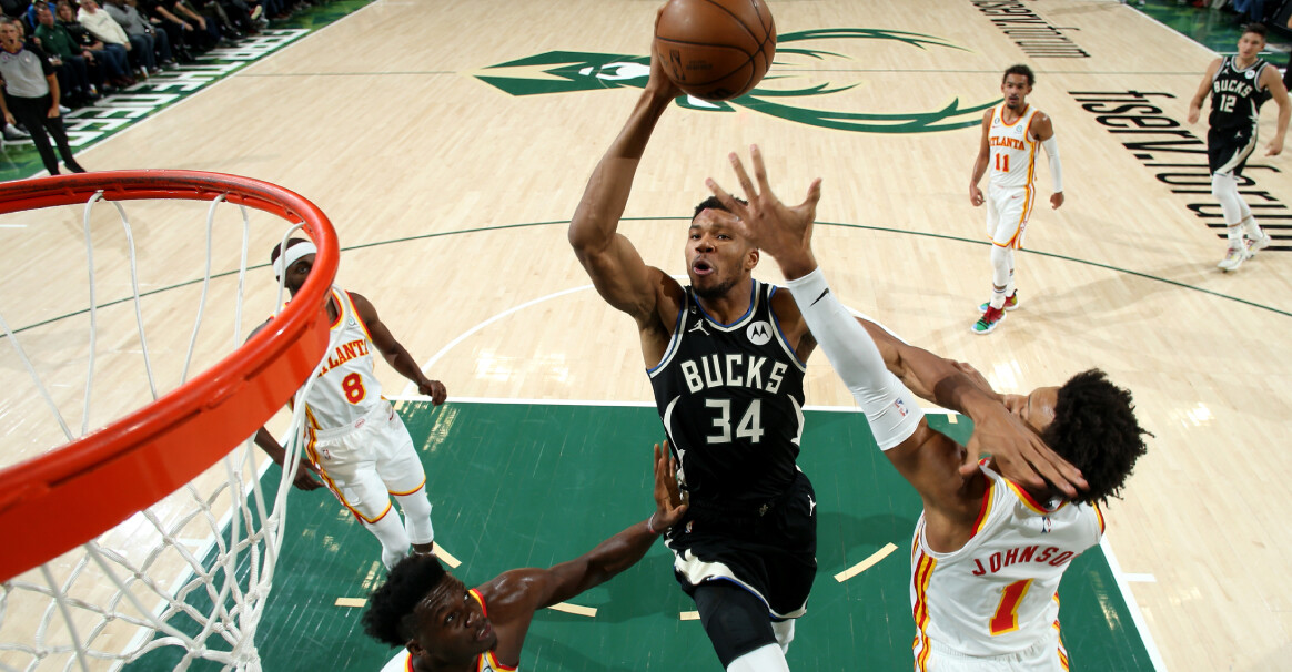 关于雄鹿胜圣洁保持不败势头的信息 关于雄鹿胜圣洁保持不败势头的信息