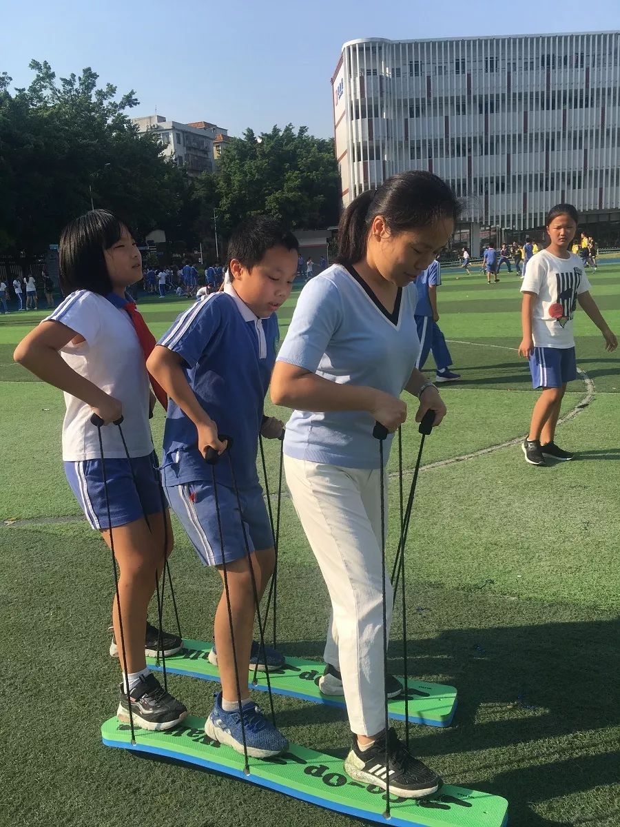 布基纳法索选手拼尽全力,奋勇拼搏 布基纳法索选手拼尽全力,奋勇拼搏