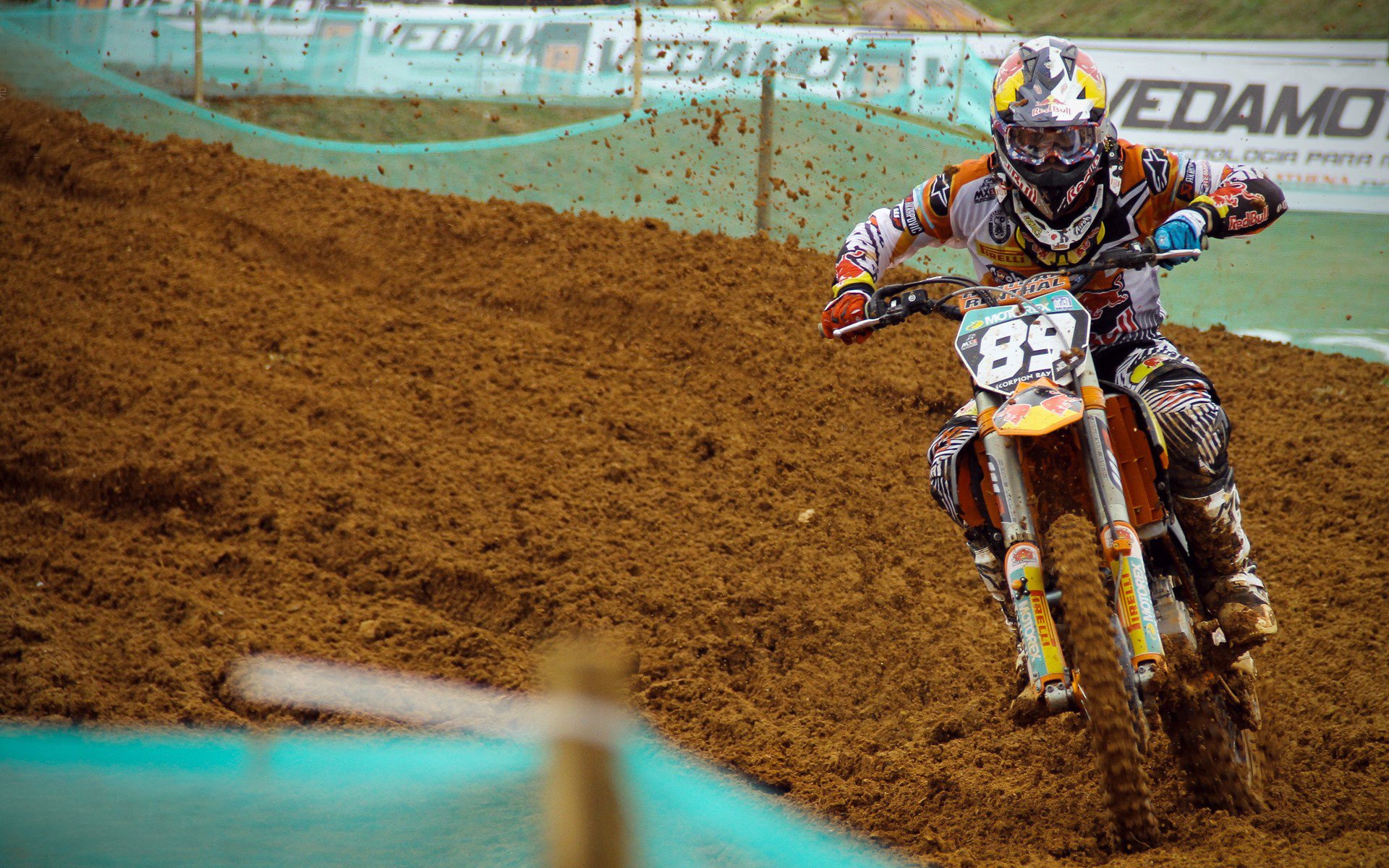 跨越红土与硬地的王权，兹维列夫美网轻取式胜利，刷新蒙特卡洛未竟的纪录